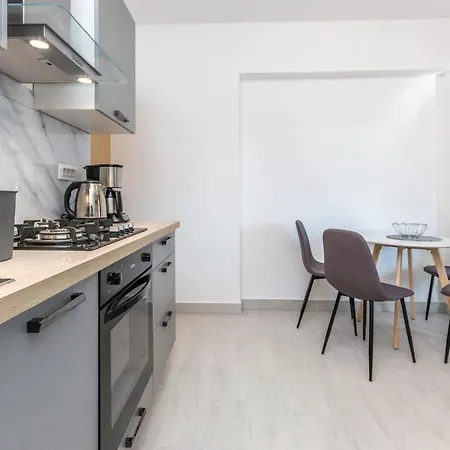 Awesome In W/ 1 Bedrooms 아파트 투라니